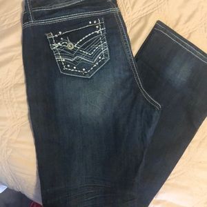 Hydraulic Nikita Curvy Slim Boot Cut jeans.